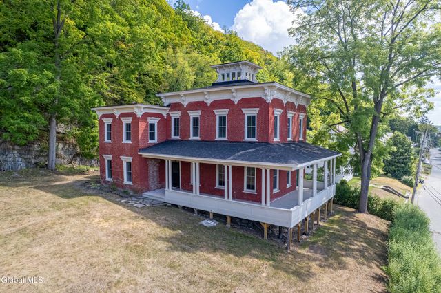 8 Mountain Street, Whitehall, NY 12887