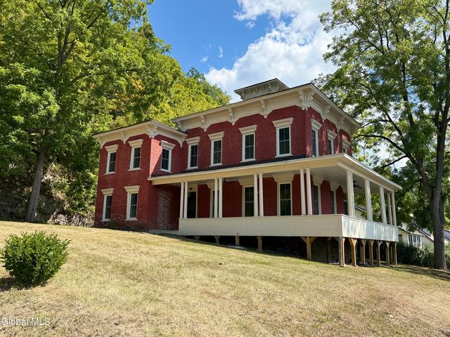 8 Mountain Street, Whitehall, NY 12887