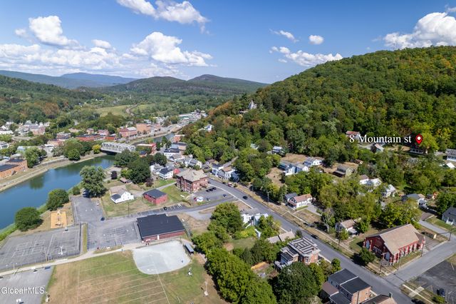 8 Mountain Street, Whitehall, NY 12887