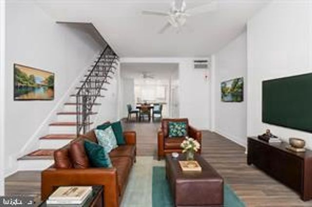 1037 SNYDER AVE, Philadelphia, PA 19148