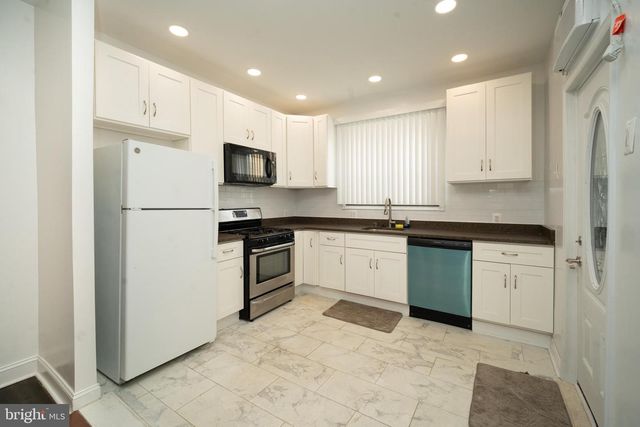 1037 SNYDER AVE, Philadelphia, PA 19148