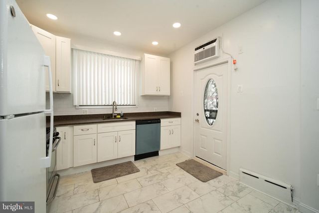 1037 SNYDER AVE, Philadelphia, PA 19148