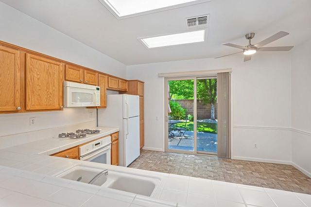 420 Stockman Ln, Lincoln, CA 95648