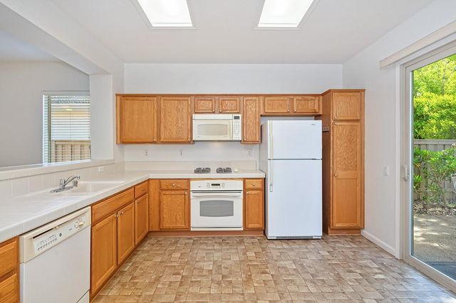 420 Stockman Ln, Lincoln, CA 95648