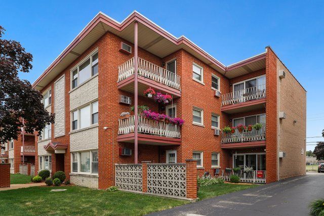 3023 N Paris Avenue 108, River Grove, IL 60171