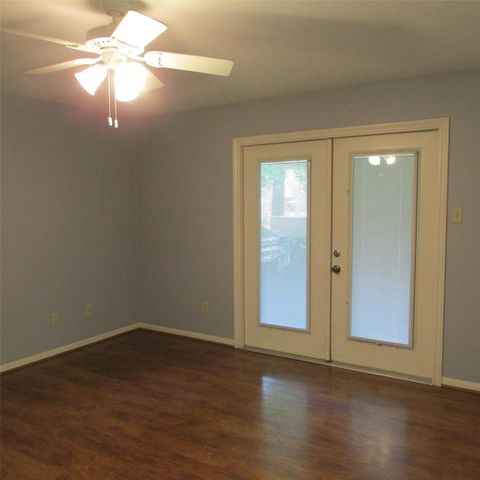 2232 Azalea Circle Circle, Huntsville, TX 77340