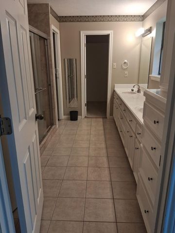 2232 Azalea Circle Circle, Huntsville, TX 77340