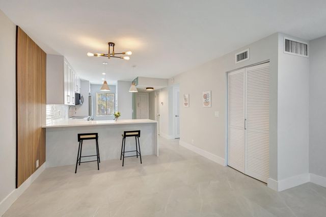 4090 Tivoli Court 208, Lake Worth, FL 33467