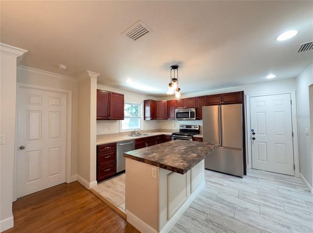 520 SUMNER AVENUE, Orange City, FL 32763