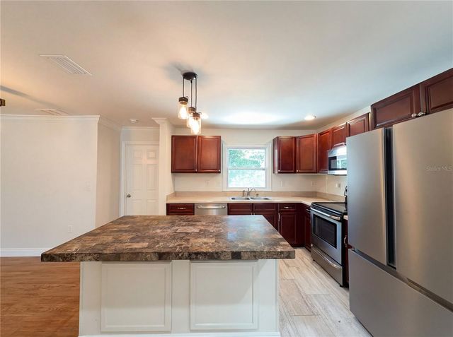 520 SUMNER AVENUE, Orange City, FL 32763