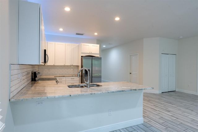 2029 E NEW ORLEANS AVENUE, Tampa, FL 33610