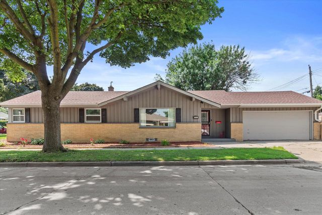 7407 W Glendale AVENUE, Milwaukee, WI 53218