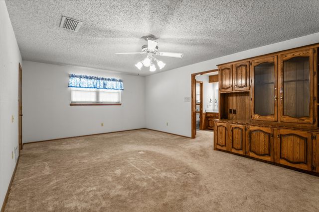 308 W 6th Street, Sundown, TX 79372