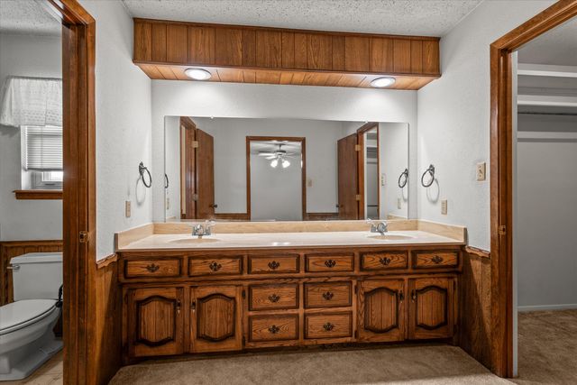 308 W 6th Street, Sundown, TX 79372