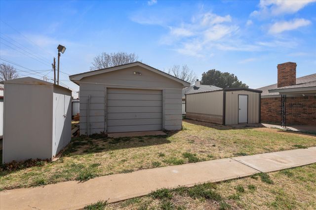 308 W 6th Street, Sundown, TX 79372