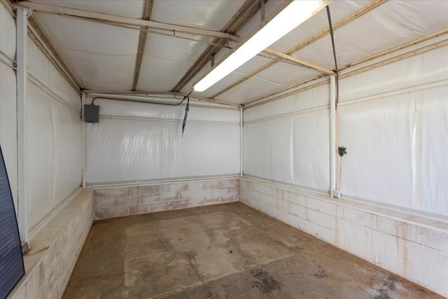 308 W 6th Street, Sundown, TX 79372