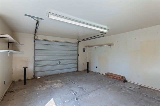 308 W 6th Street, Sundown, TX 79372