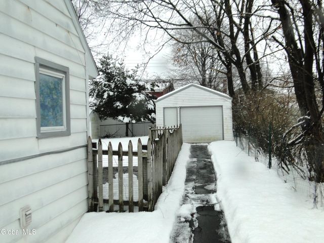 48 Keeler Drive, Albany, NY 12208