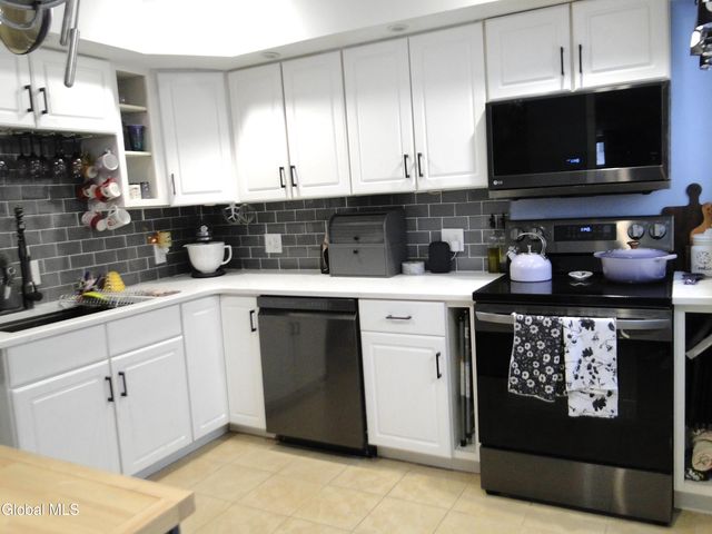 48 Keeler Drive, Albany, NY 12208