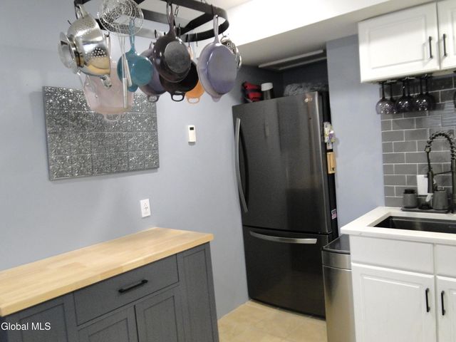 48 Keeler Drive, Albany, NY 12208