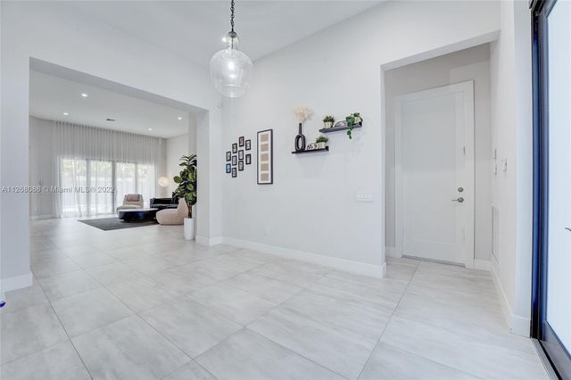 5663 W Brookfield Circle, Hollywood, FL 33312