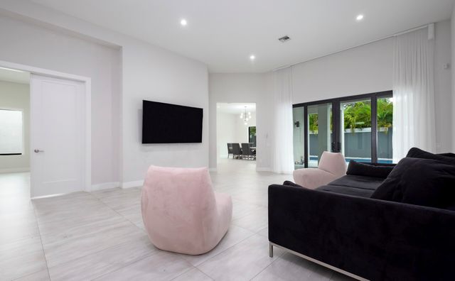 5663 W Brookfield Circle, Hollywood, FL 33312