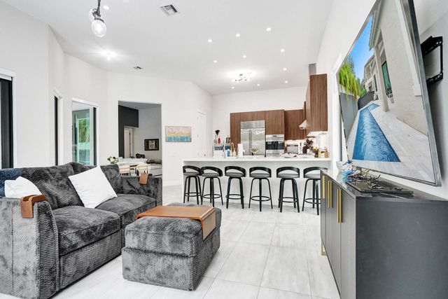 5663 W Brookfield Circle, Hollywood, FL 33312