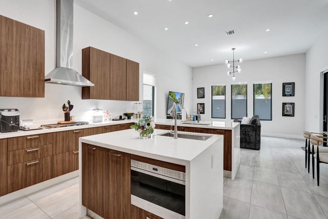 5663 W Brookfield Circle, Hollywood, FL 33312