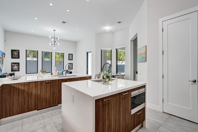 5663 W Brookfield Circle, Hollywood, FL 33312