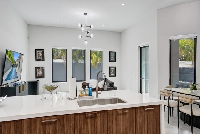 5663 W Brookfield Circle, Hollywood, FL 33312