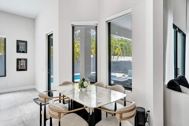 5663 W Brookfield Circle, Hollywood, FL 33312