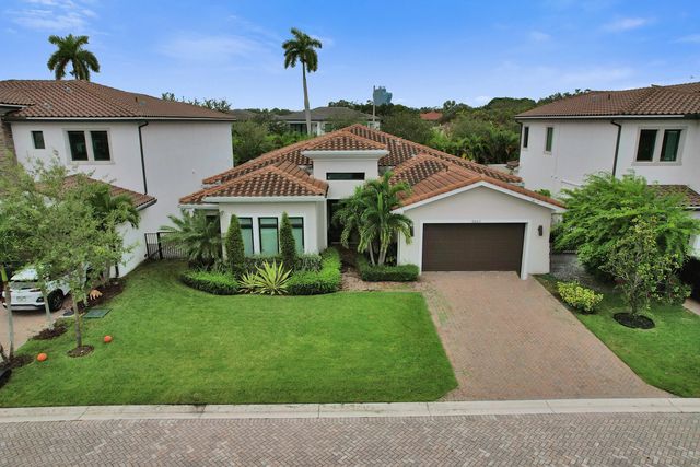 5663 W Brookfield Circle, Hollywood, FL 33312