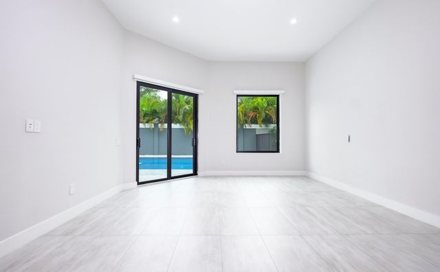 5663 W Brookfield Circle, Hollywood, FL 33312