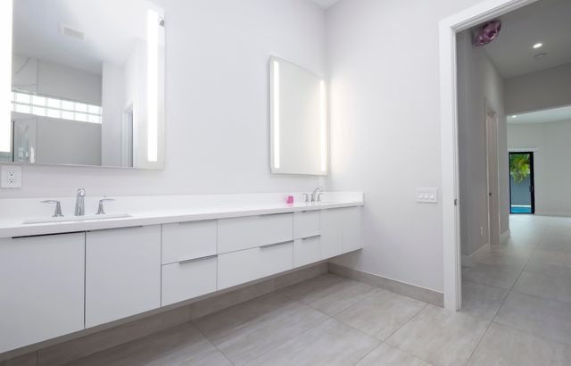 5663 W Brookfield Circle, Hollywood, FL 33312