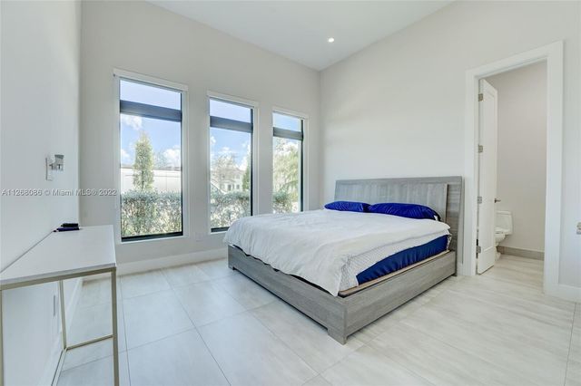 5663 W Brookfield Circle, Hollywood, FL 33312