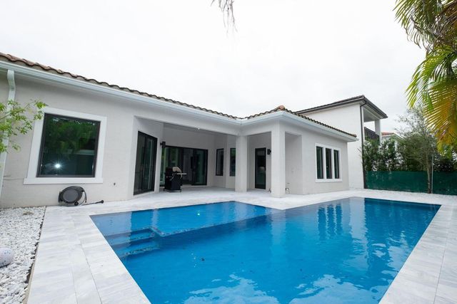 5663 W Brookfield Circle, Hollywood, FL 33312