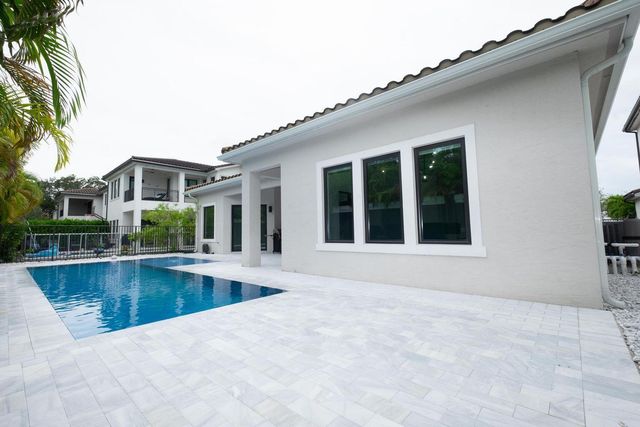 5663 W Brookfield Circle, Hollywood, FL 33312