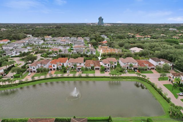 5663 W Brookfield Circle, Hollywood, FL 33312