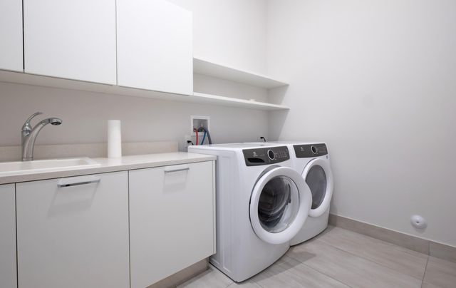 5663 W Brookfield Circle, Hollywood, FL 33312