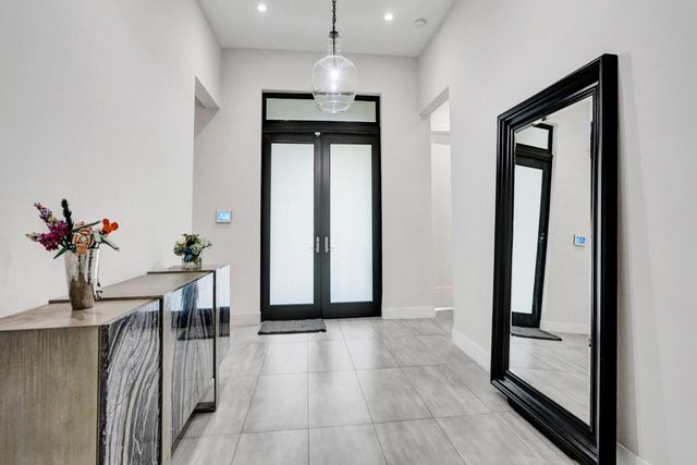 5663 W Brookfield Circle, Hollywood, FL 33312