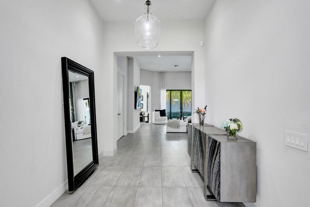 5663 W Brookfield Circle, Hollywood, FL 33312