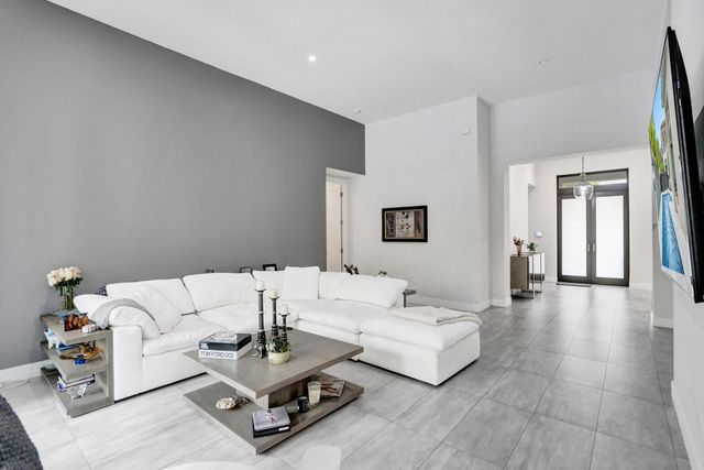 5663 W Brookfield Circle, Hollywood, FL 33312