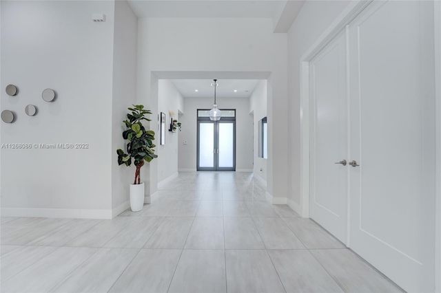 5663 W Brookfield Circle, Hollywood, FL 33312