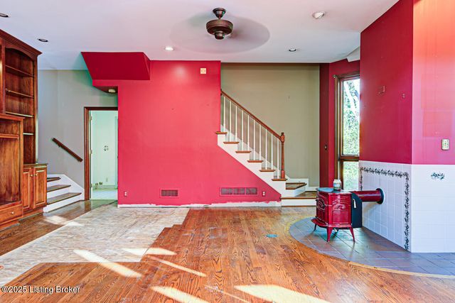 9020 Woodlily Trail, Louisville, KY 40229