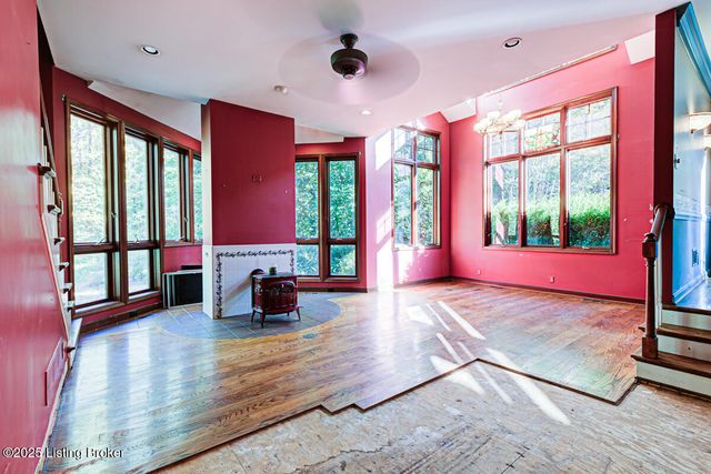 9020 Woodlily Trail, Louisville, KY 40229