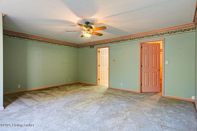 9020 Woodlily Trail, Louisville, KY 40229