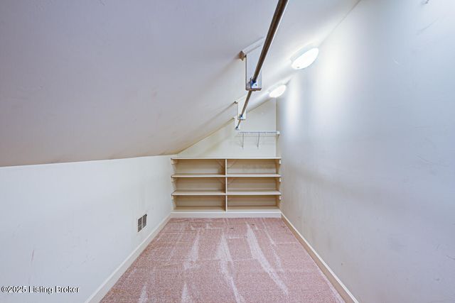 9020 Woodlily Trail, Louisville, KY 40229