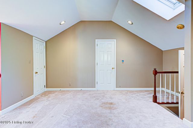 9020 Woodlily Trail, Louisville, KY 40229