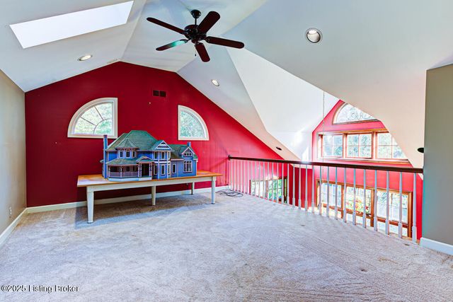 9020 Woodlily Trail, Louisville, KY 40229