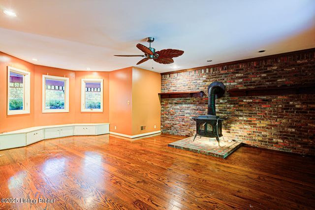 9020 Woodlily Trail, Louisville, KY 40229